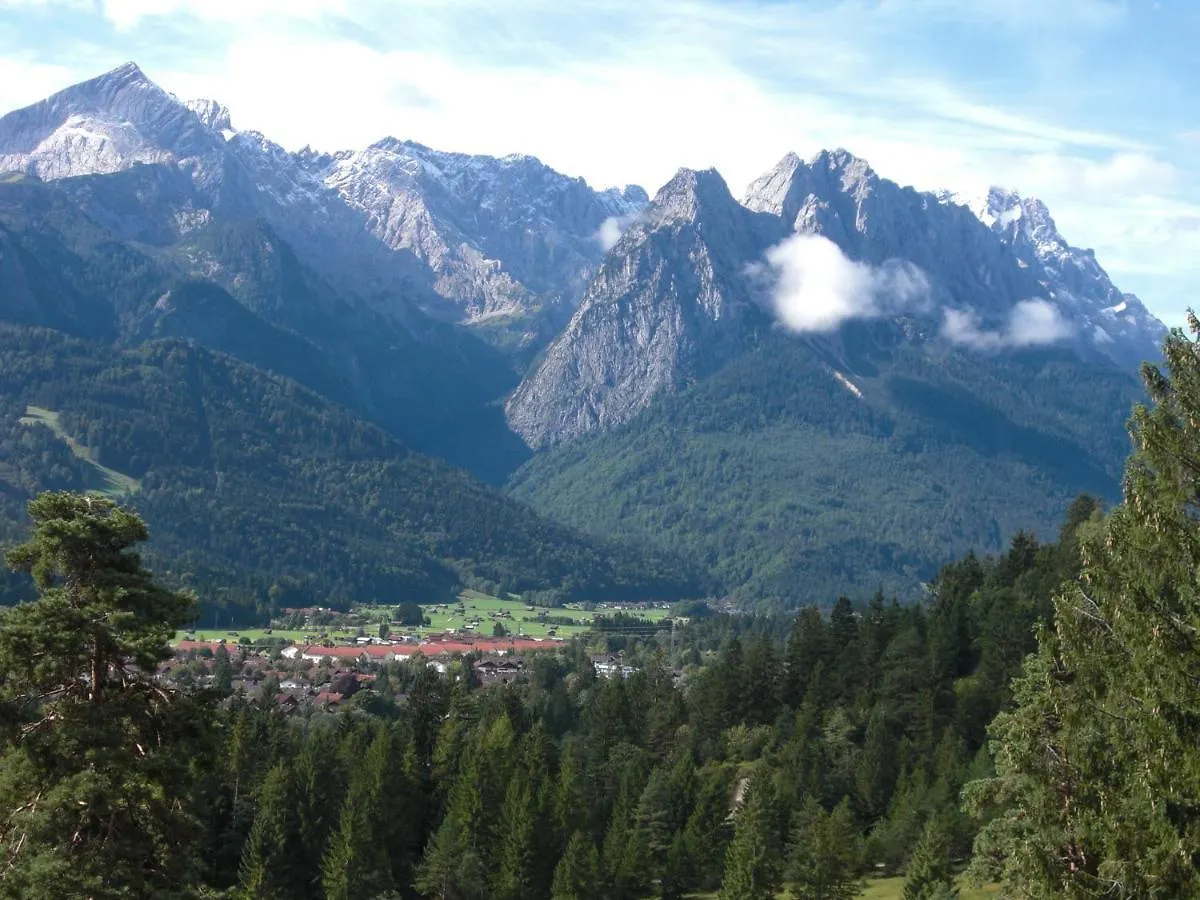 Alpenkette Apartment Garmisch-Partenkirchen Germany